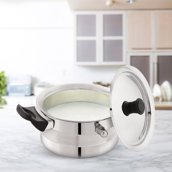 Flat milk boiler